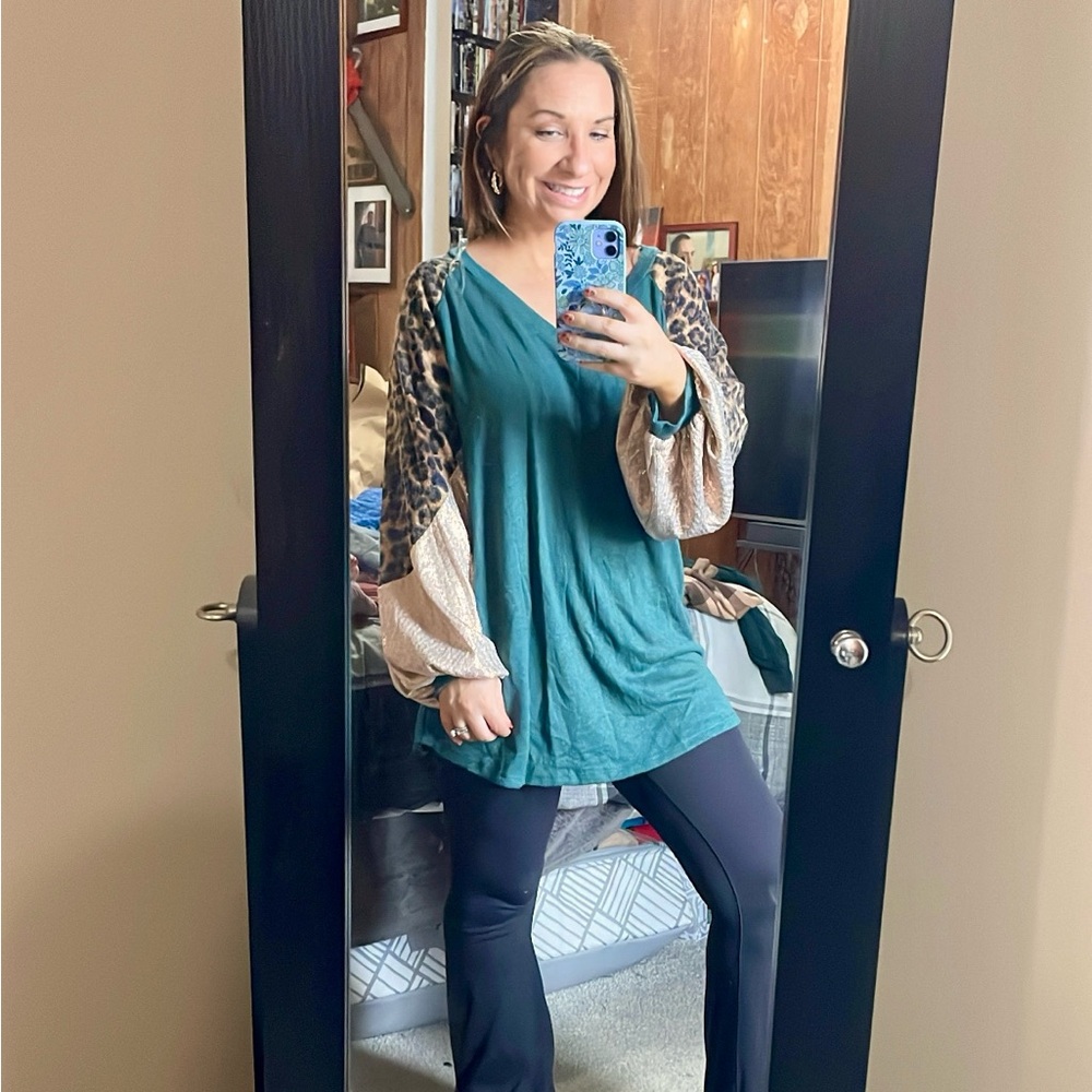 First Love green color block sleeved top